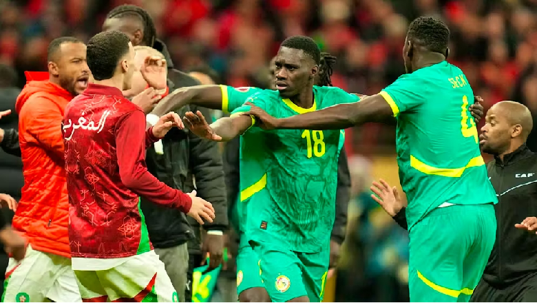 Senegal Coach Pape Thiaw at risk of suspension from the 2026 FIFA World Cup - Ảnh 2